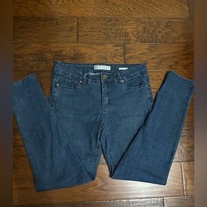 Ladies Anne Klein Jeans. Size 6 good condition